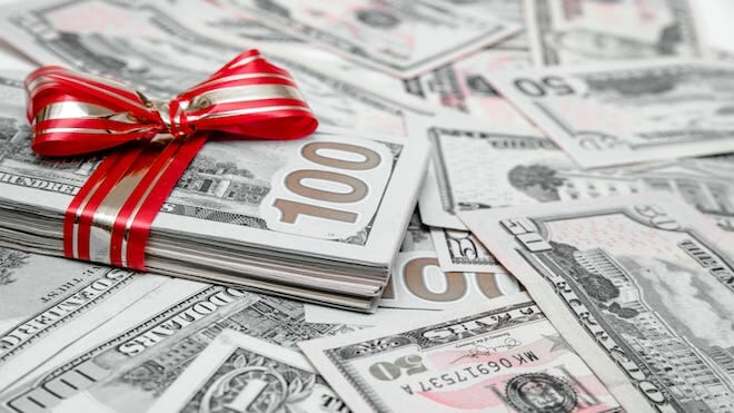 Having Trouble Saving Money For Gifts? A Holiday Cash Advance Can Bridge The Gap!